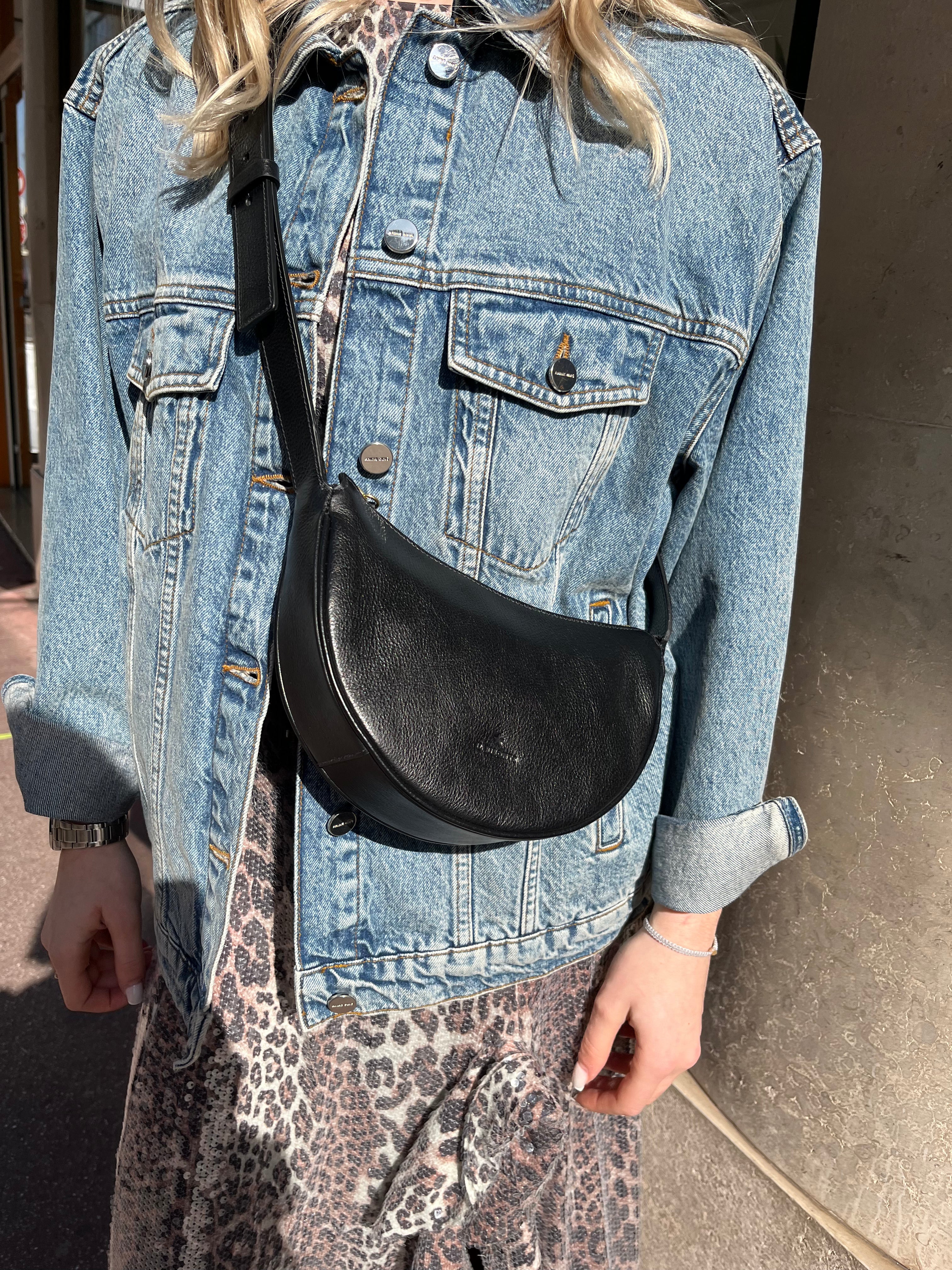 Sac Banane OLIVETA en cuir noir