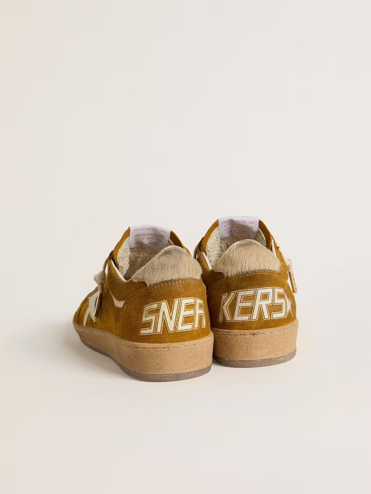 BALL STAR en daim avec étoile en cuir beige et contrefort en cuir façon poulain